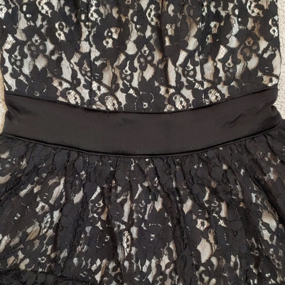 Bebe satin and lace dress - Picture 13 of 13